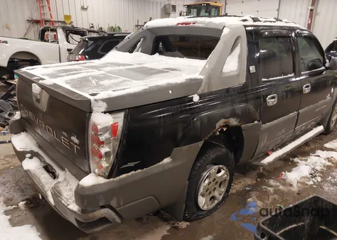 2002 Chevrolet Avalanche 1500 из США, поврежденный, VIN 3GNEC13TX2G273347